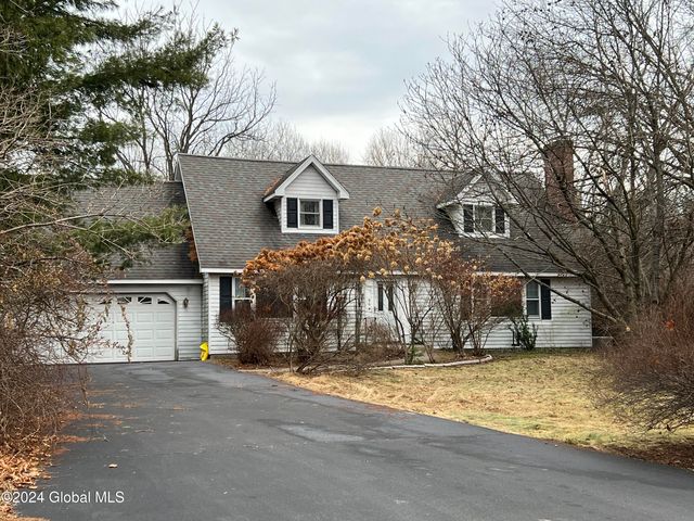 $359,000 | 86 Hawthorn Drive | Kinderhook