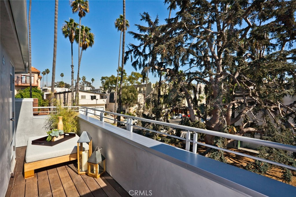 914 5th Street Unit A Santa Monica CA 90403 Compass