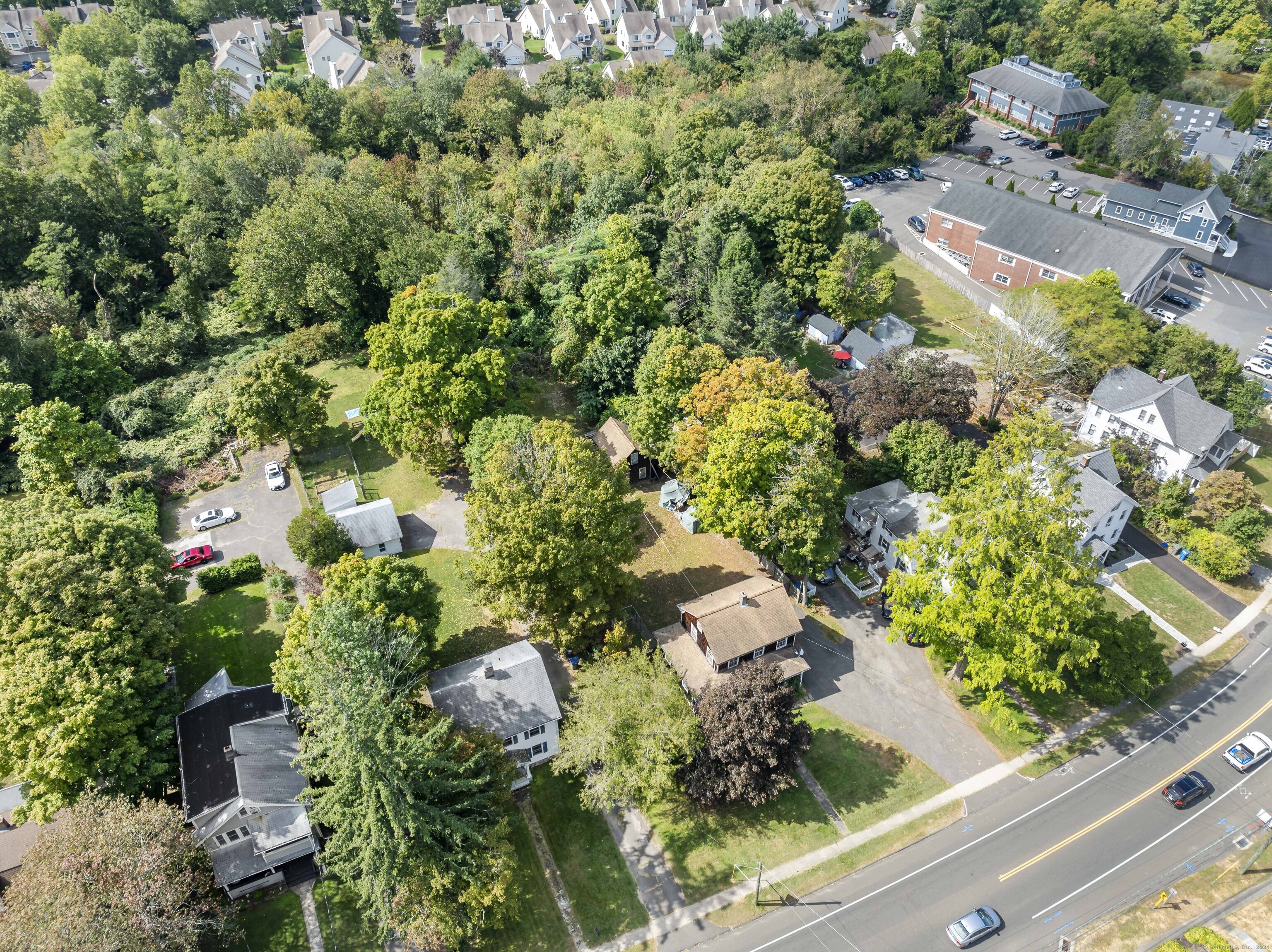 Ariel Photo of the home and yard