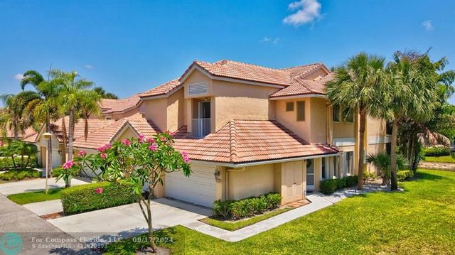 $490,000 | 23156 Fountain View Drive, Unit E | Boca del Mar