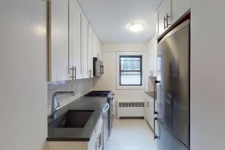 $5,200 | 320 East 52nd Street, Unit 9B | Midtown East