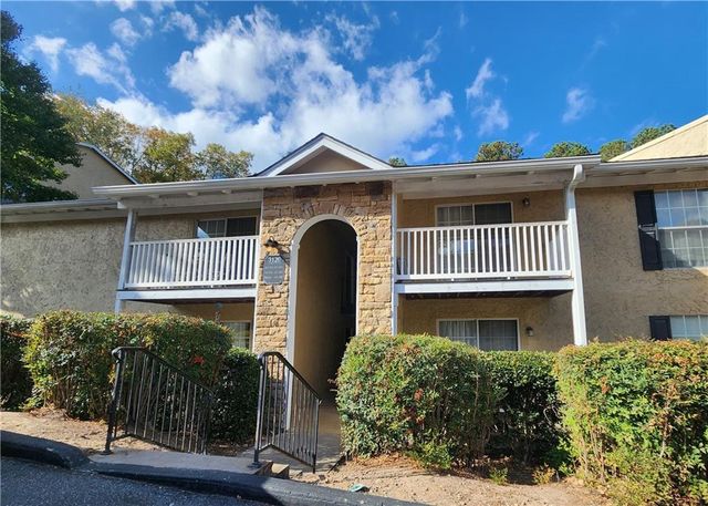 $1,690 | 3120 Seven Pines Court, Unit 303 | Vinings View