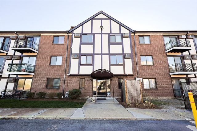 $275,000 | 59 Highland Glen Drive, Unit 315 | Downtown Randolph