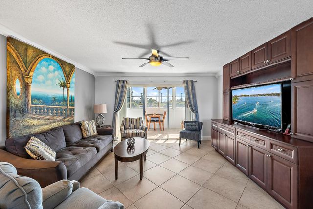 $155,000 | 225 Bonnie Boulevard, Unit 407 | Palm Springs Village