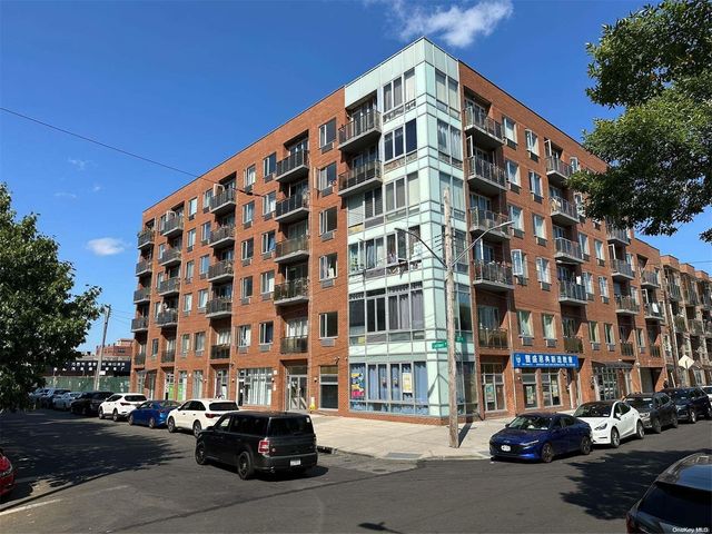 $749,000 | 136-21 Latimer Place, Unit 5H P16 | Flushing