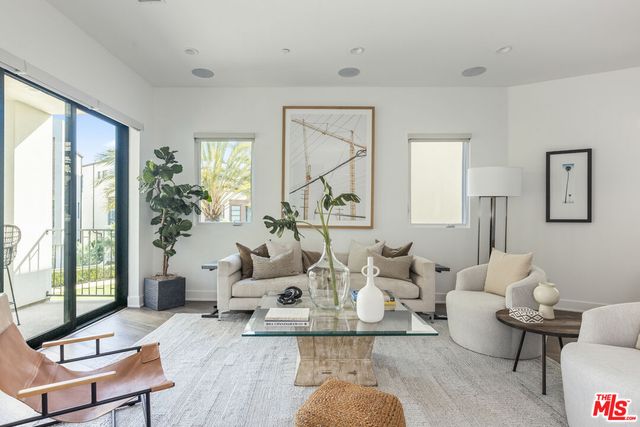 $2,749,000 | 12652 Seacoast Place | Playa Vista