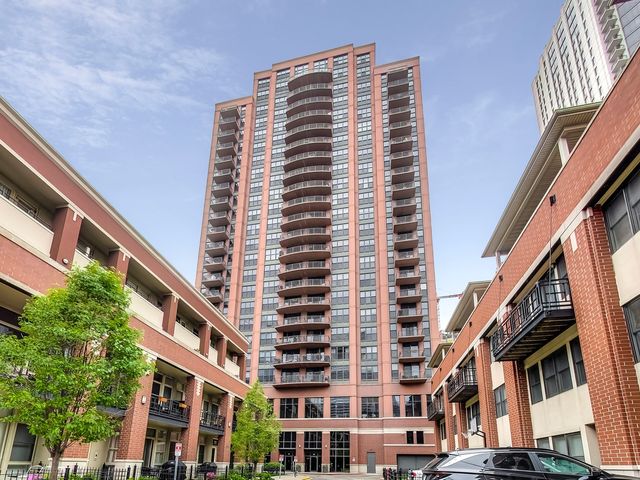 $389,000 | 330 North Jefferson Street, Unit 1007 | Kinzie Station