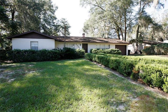 $1,800 | 5327 Northwest 23rd Place | Black Oaks