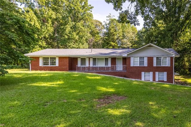 $390,000 | 4440 Stonewall Tell Road | South Fulton