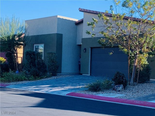 $2,400 | 4401 Glossier Avenue | North Las Vegas