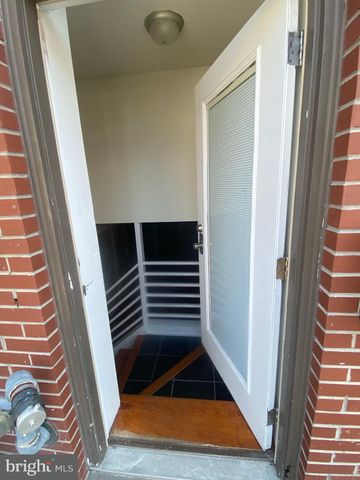 $1,200 | 1826 West Norris Street, Unit 1 | North Central