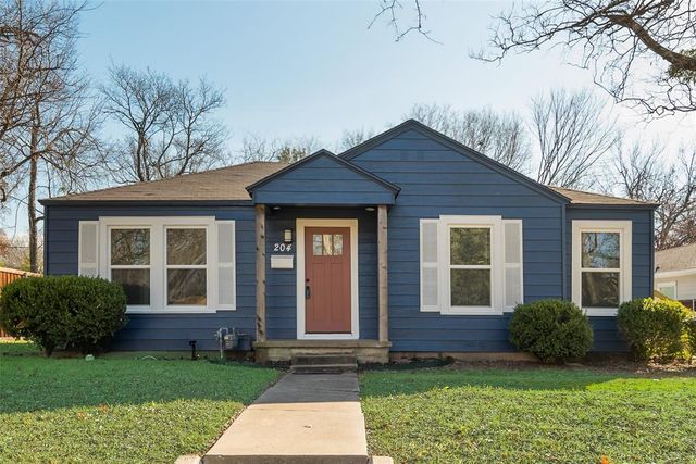 $249,000 | 204 Kirven Avenue | Waxahachie