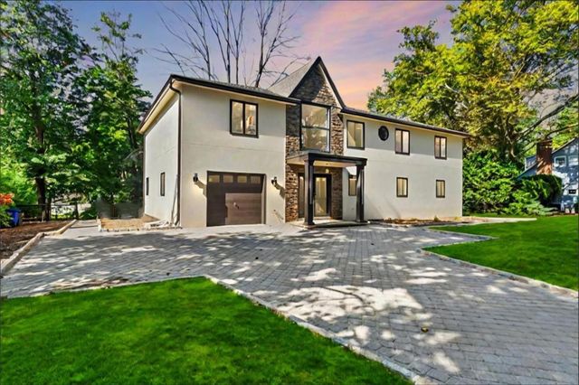 $1,599,900 | 408 Wilmot Road | New Rochelle