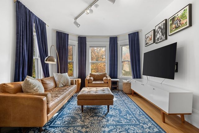 $1,350,000 | 255 Walnut Street, Unit C | High Street Hill