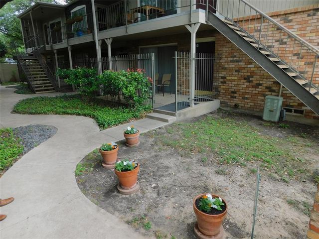 $1,495 | 5305 Fleetwood Oaks Avenue, Unit 173 | Central Dallas