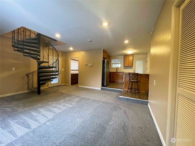 $2,095 | 625 Northeast 155th Street, Unit B | Ridgecrest