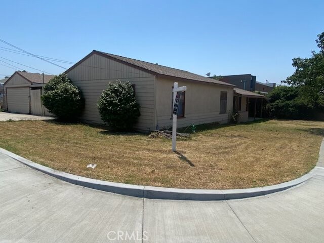 a view of a house