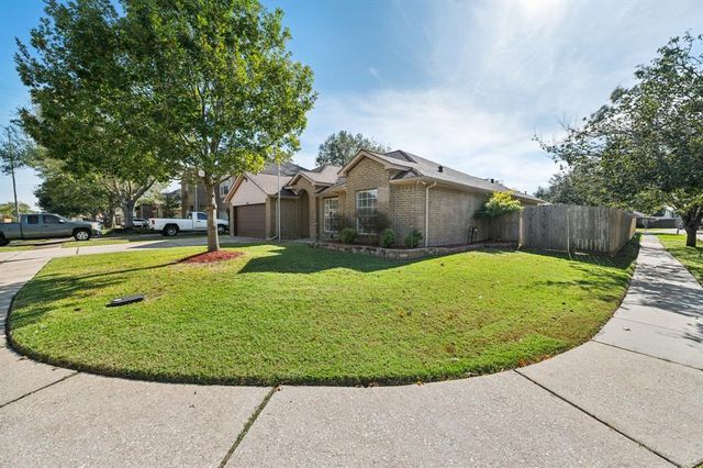 $299,900 | 9208 Mahan Drive | La Porte-Shoreacres