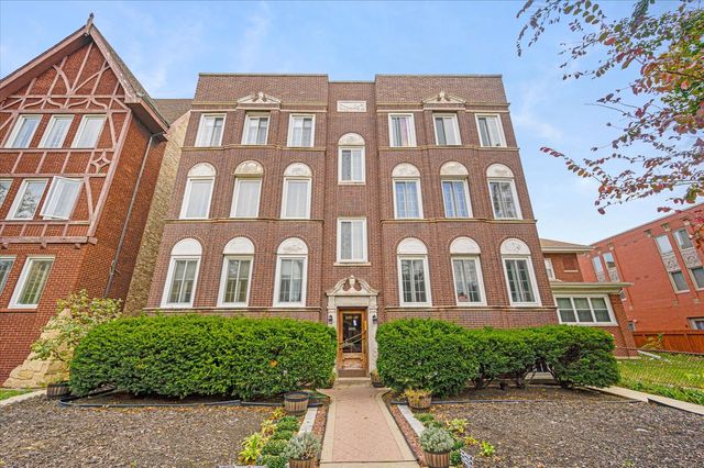 $295,000 | 430 Wisconsin Avenue, Unit 3S | Oak Park