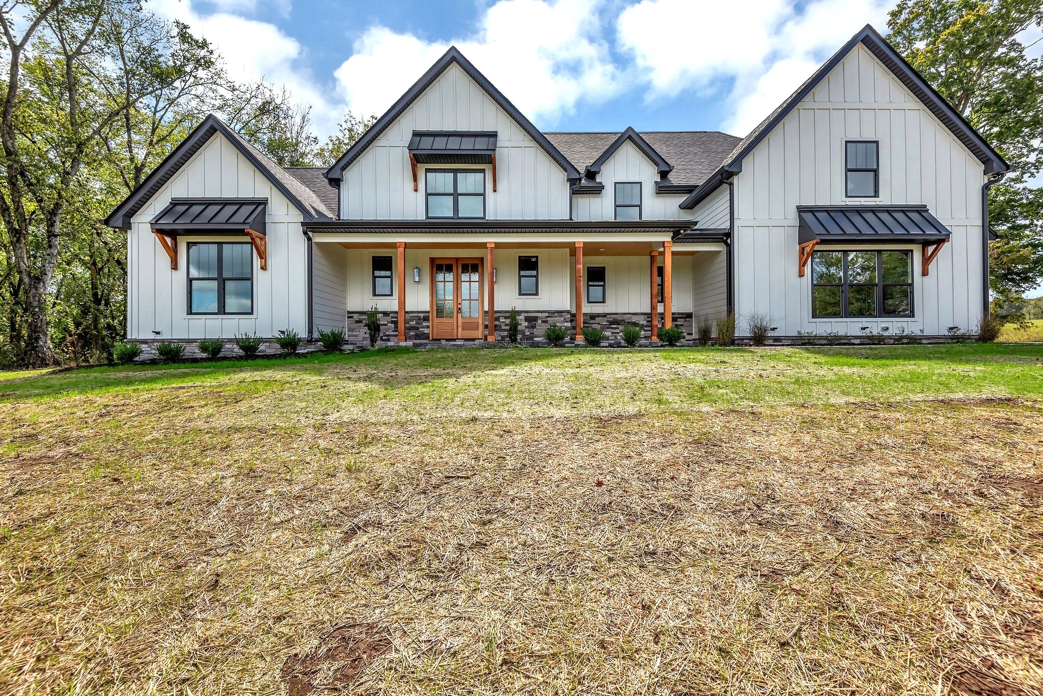 COVERED FRONT PORCH