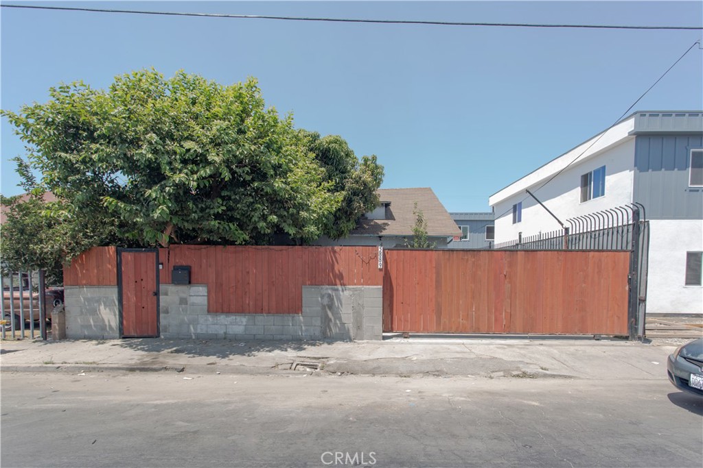 a backyard of a house