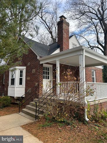 $985,000 | 201 South West Street | Falls Church