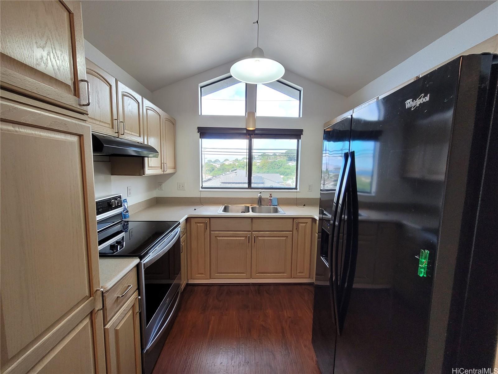 Airy Vaulted Ceiling with lots of Natural light