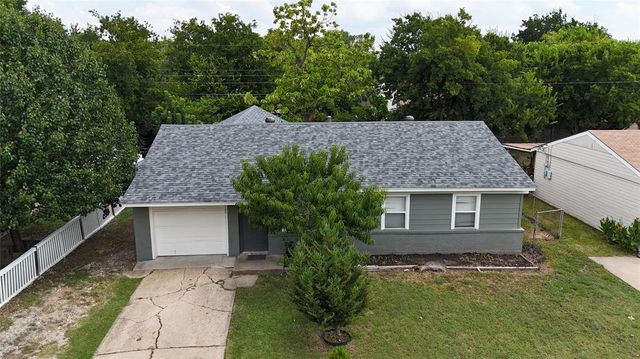 $275,000 | 202 East Cober Drive | Grand Prairie