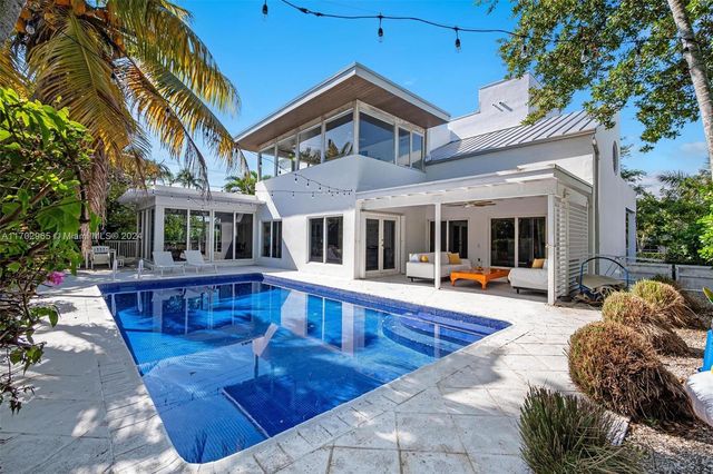 $4,500,000 | 525 Ridgewood Road | Key Biscayne