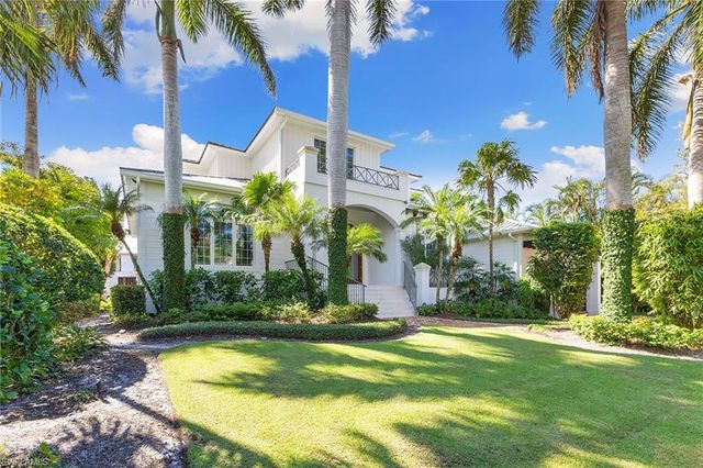 $10,000,000 | 636 14th Avenue South | Olde Naples