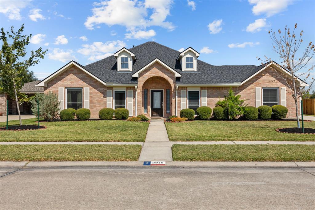 Welcome to 2815 Surrey Cir. Manvel, TX 77578