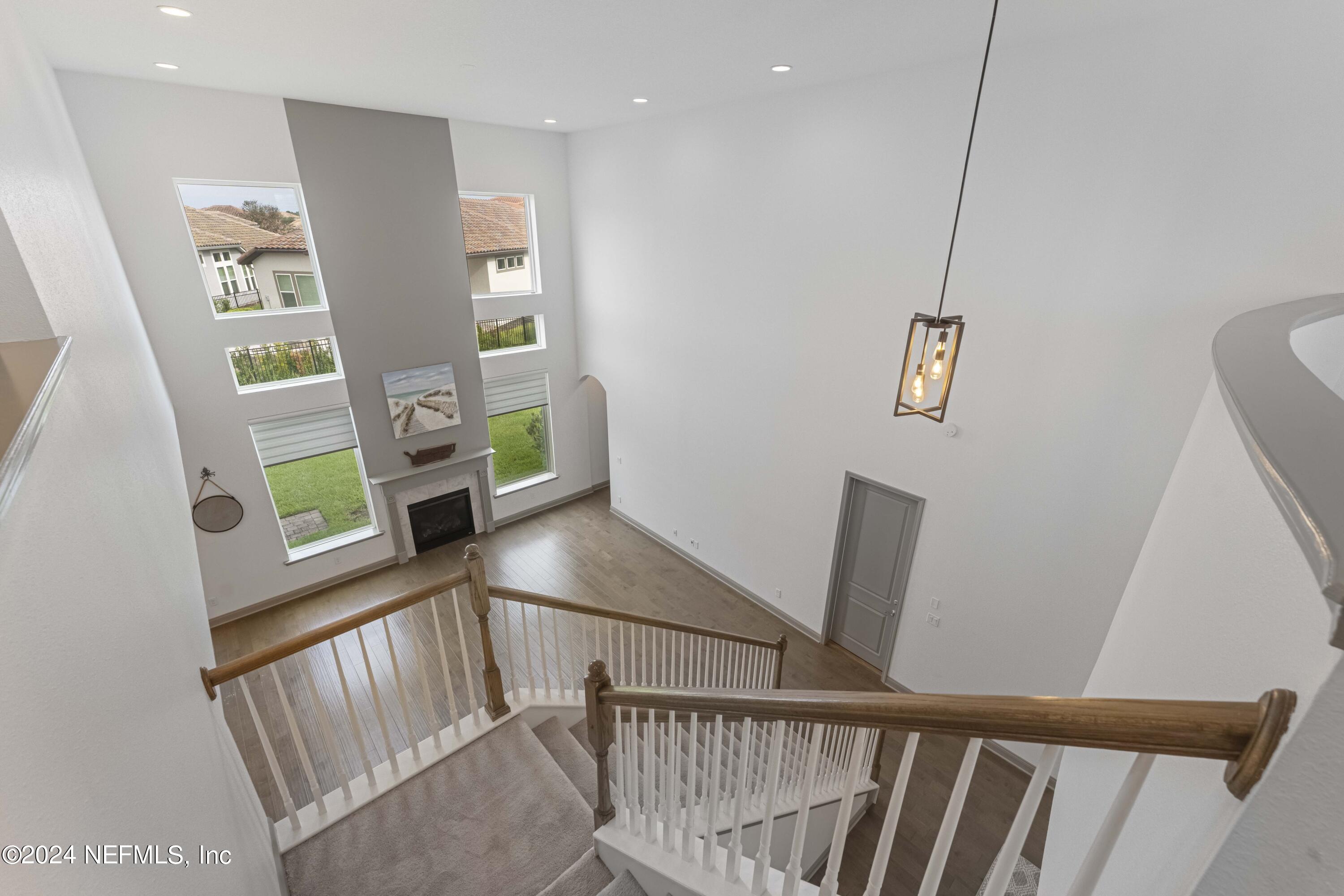 a view of an entryway with furniture