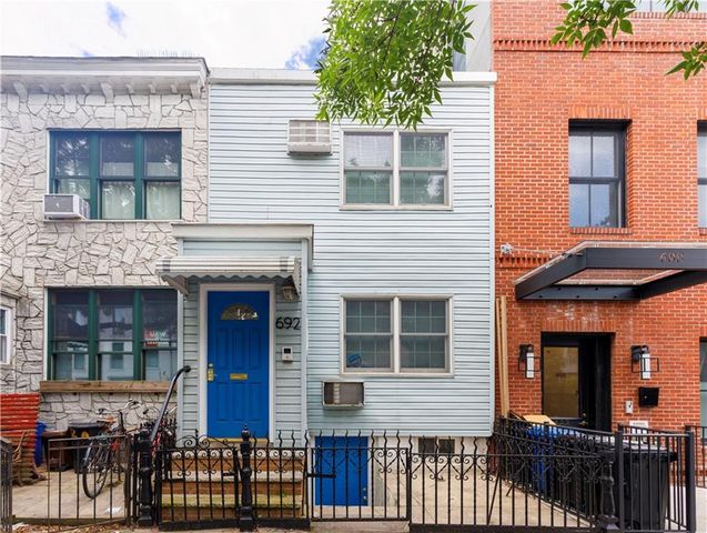 $1,950,000 | 694A 6th Avenue | Greenwood Heights