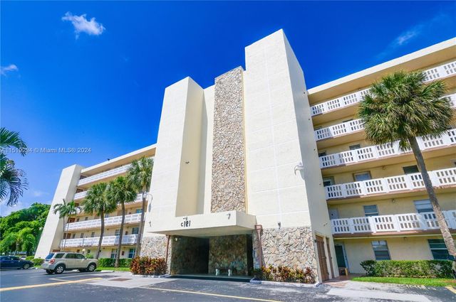 $259,900 | 121 Southeast 3rd Avenue, Unit 206 | Dania Beach