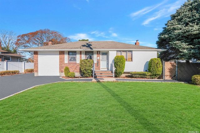 $625,000 | 225 East Roslyn Street | Islip Terrace