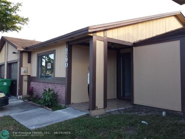 $2,750 | 9790 West Elm Lane | The Meadows of Miramar