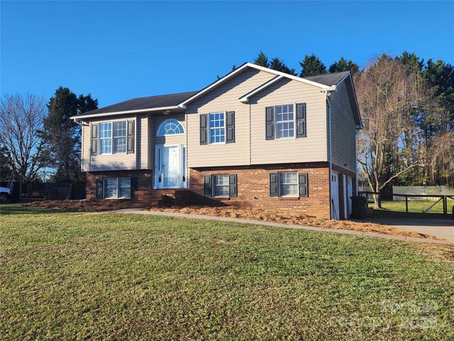 $275,000 | 216 Pierce Lane | Yadkinville