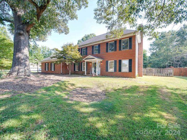 $453,000 | 14307 Phillips Road | Matthews