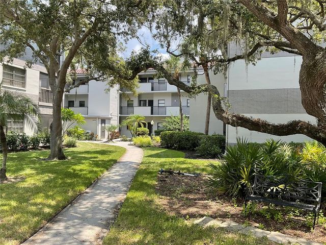 $1,800 | 2650 Countryside Boulevard, Unit B310 | Clearwater