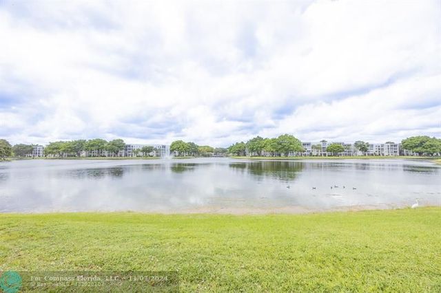 $2,375 | 1522 Whitehall Drive, Unit 404 | Pine Island Ridge