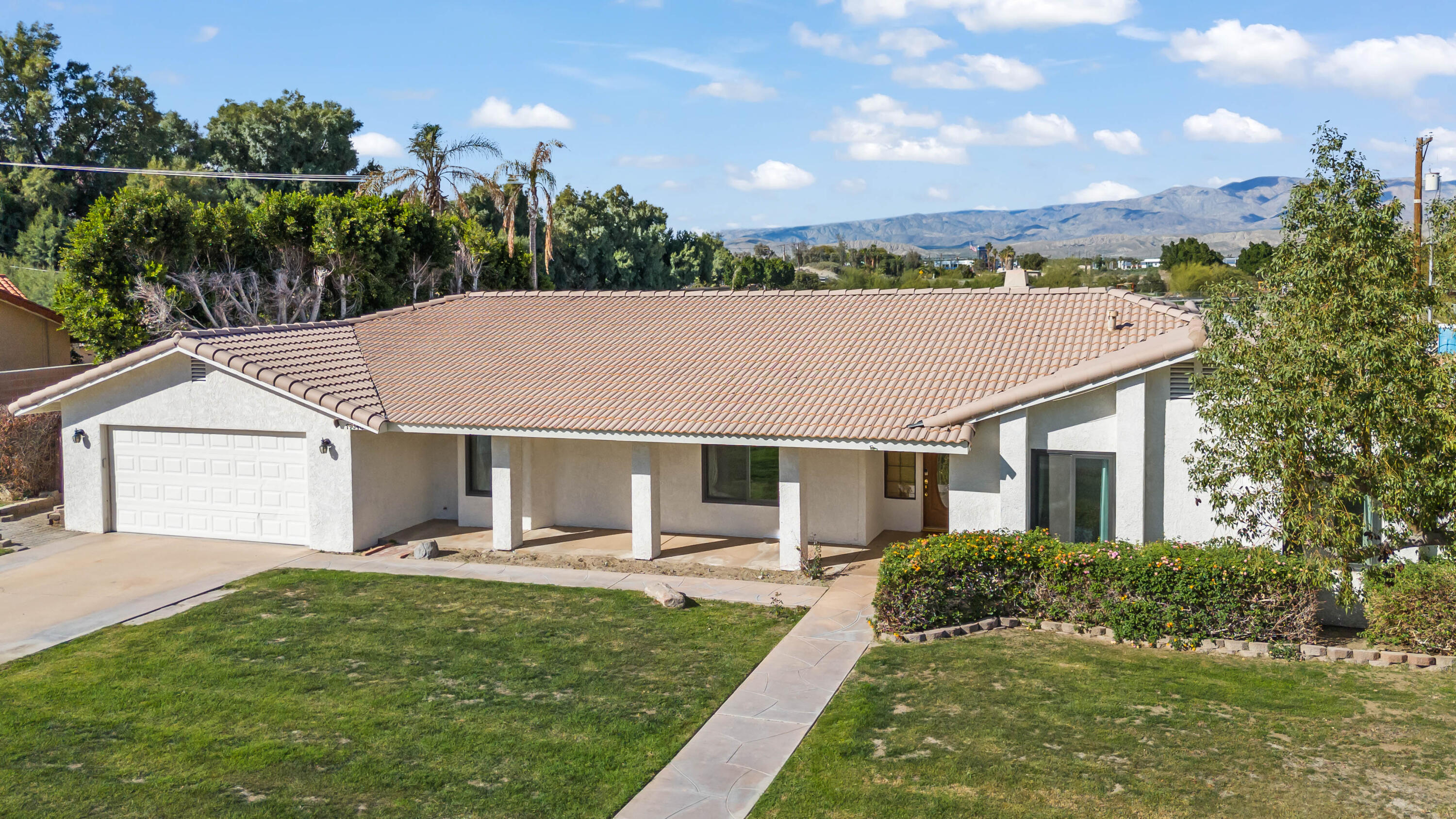 front view of house with a yard