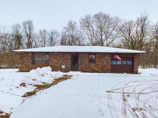 $369,900 | 2584 West Mercer Lane | Fall Creek Township - Madison County