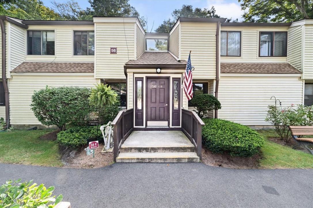 Lovely Condo curb appeal