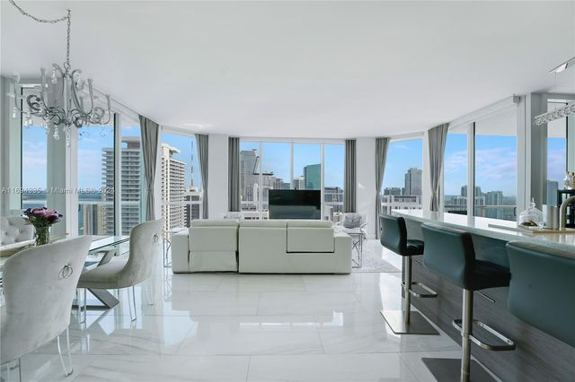 $1,349,999 | 253 Northeast 2nd Street, Unit 4408 | Vizcayne