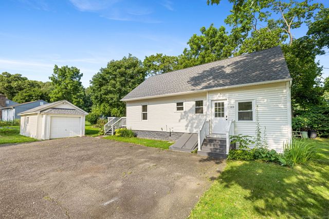 $349,900 | 183 Feldspar Avenue | Beacon Falls