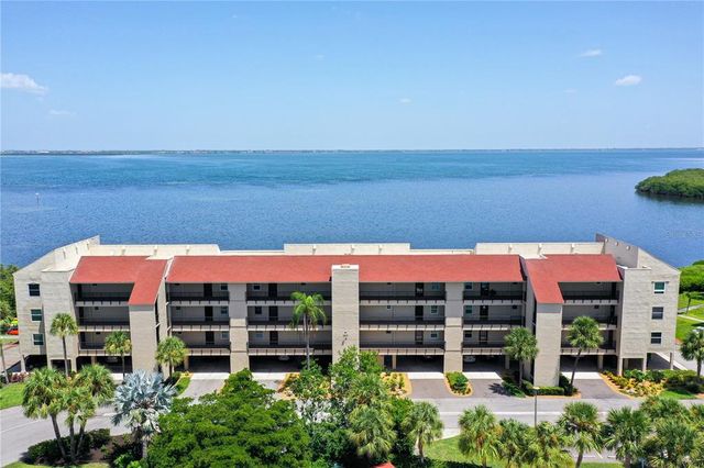 $749,000 | 4900 Gulf Of Mexico Drive, Unit 204 | Longboat Key