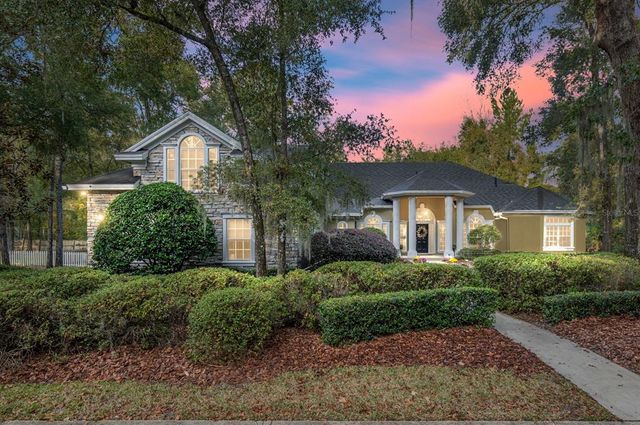 $989,900 | 3727 Southwest 92 Drive | Haile Plantation