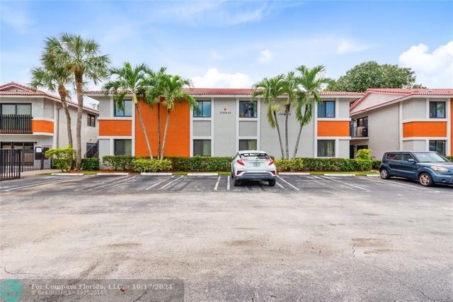 $1,800 | 10622 Royal Palm Boulevard | Country Club