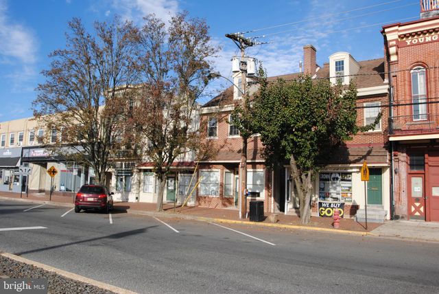 $1,500 | 17 East Broad Street, Unit A | Historic Yorkshire