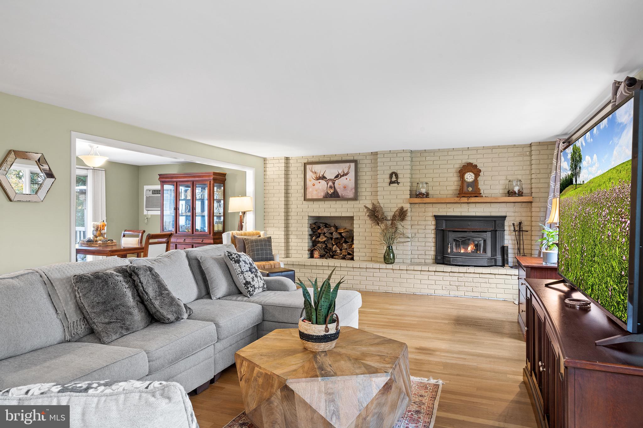 The Kirkland House: Living Room